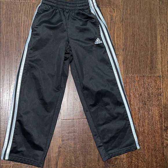 Adidas - Picture 3 of 6